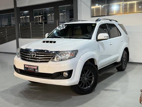 TOYOTA HILUX SW4 3.0 SRV 4X4 16V TURBO INTERCOOLER DIESEL 4P AUTOMÁTICO TOYOTA HILUX SW4 3.0 SRV 4X4 16V TURBO INTERCOOLER DIESEL 4P AUTOMÁTICO